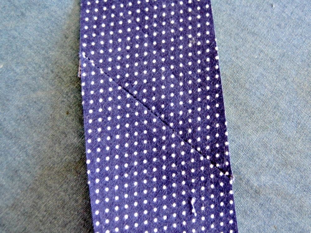 Turn one fat quarter into 5 yards of bias tape (full tutorial) She's